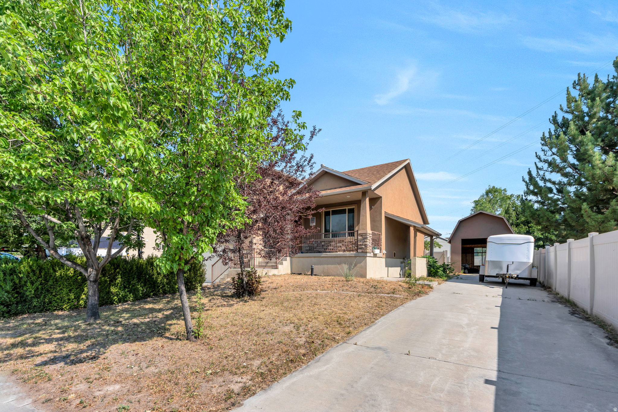 main property photo 30