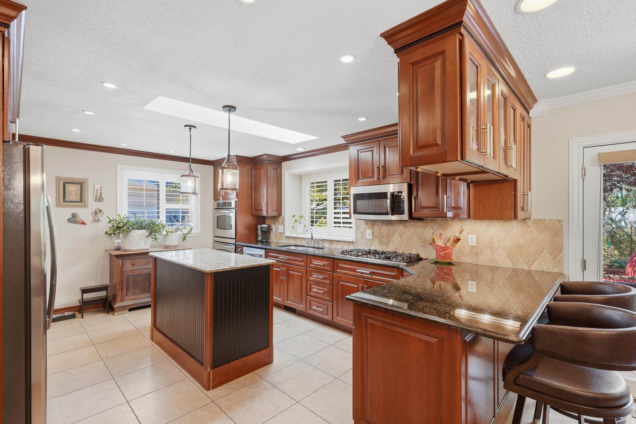 main property photo 5