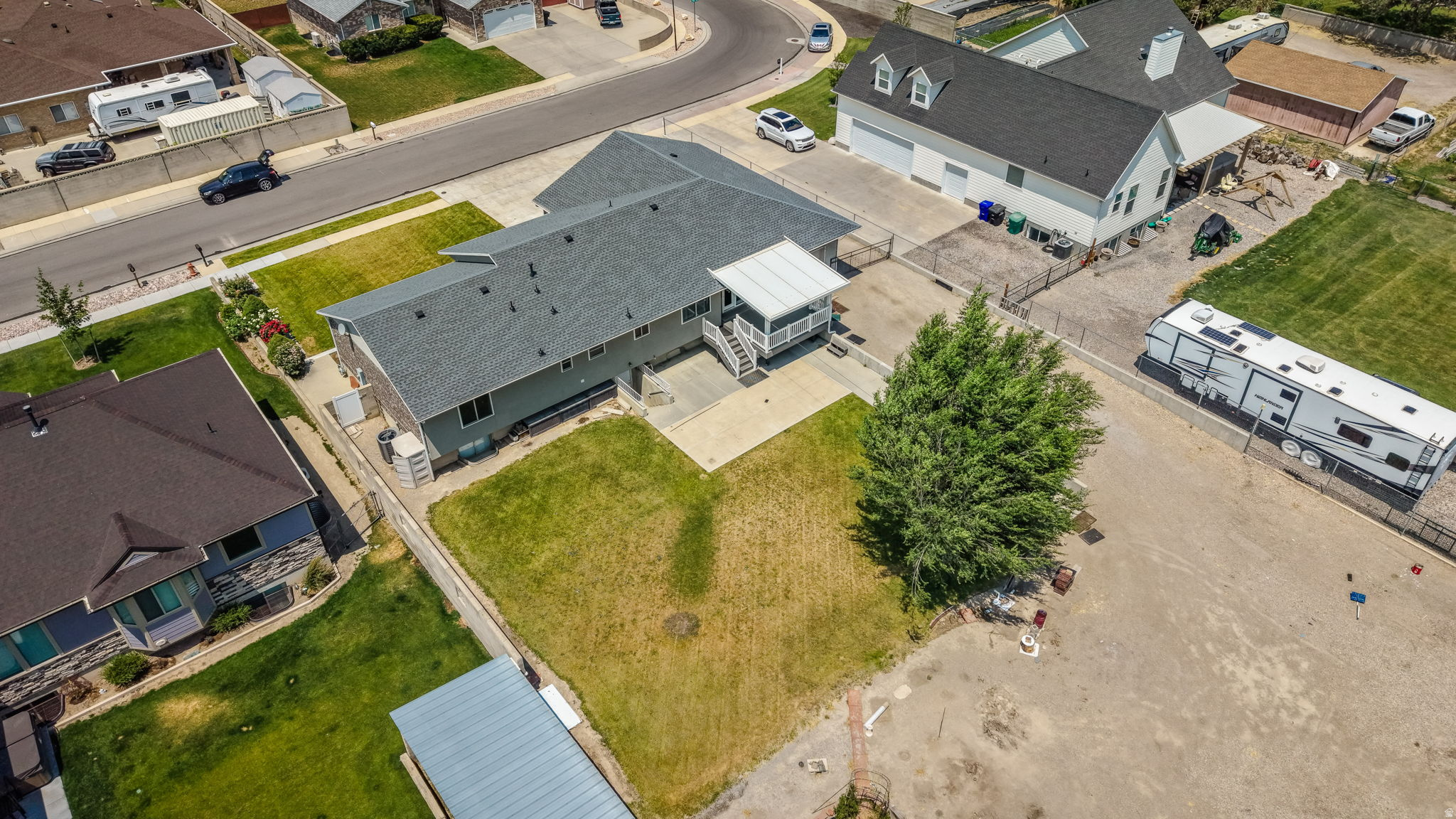 main property photo 50
