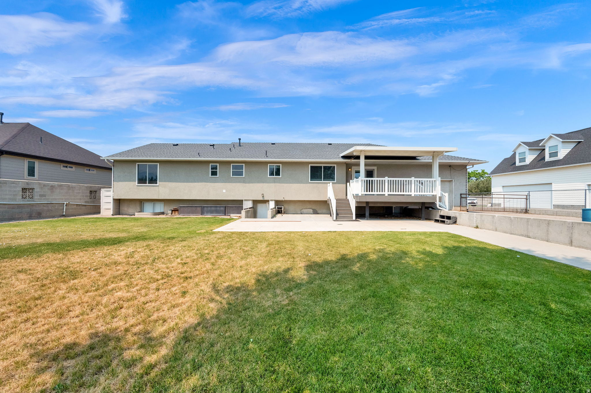 main property photo 8