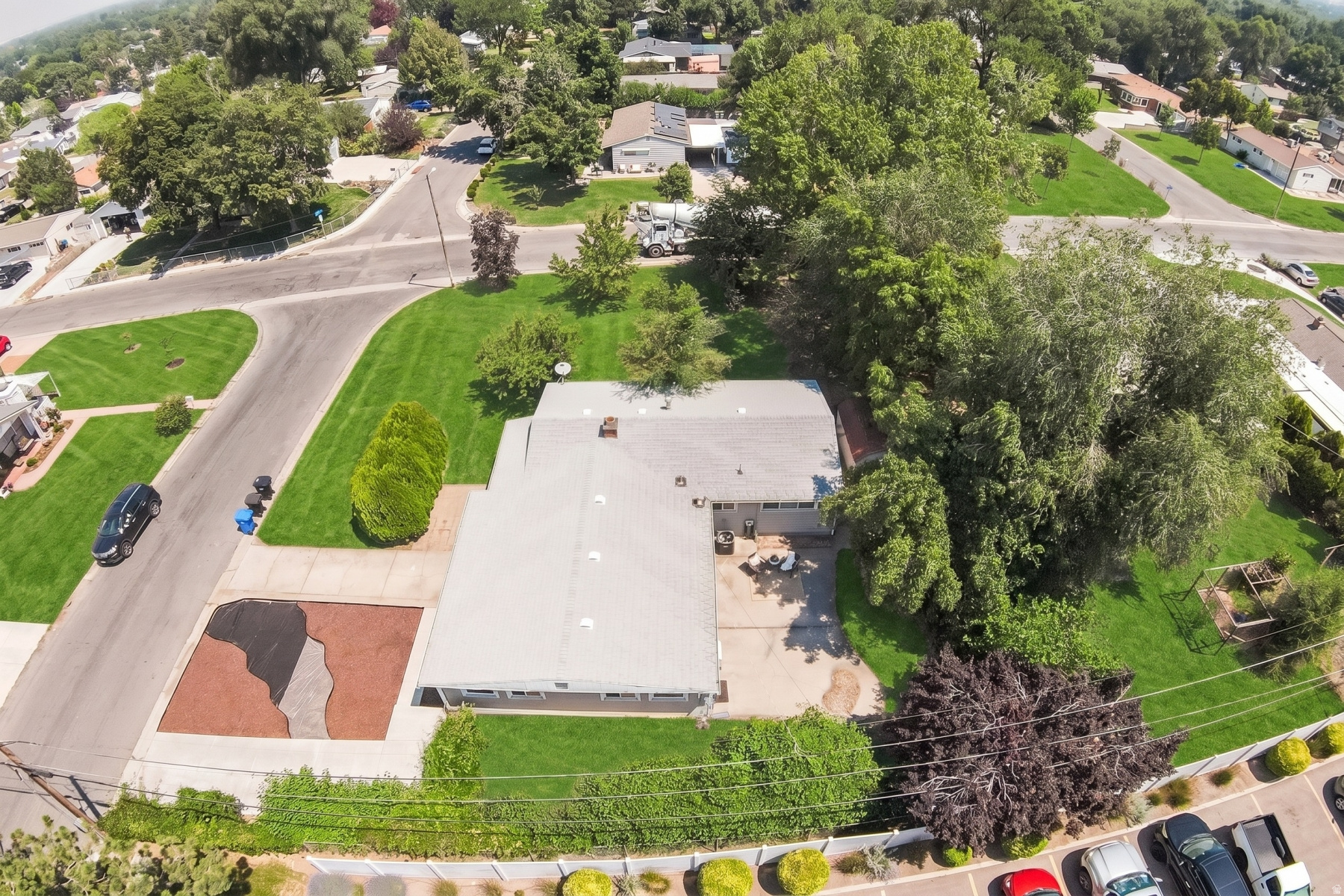 main property photo 28