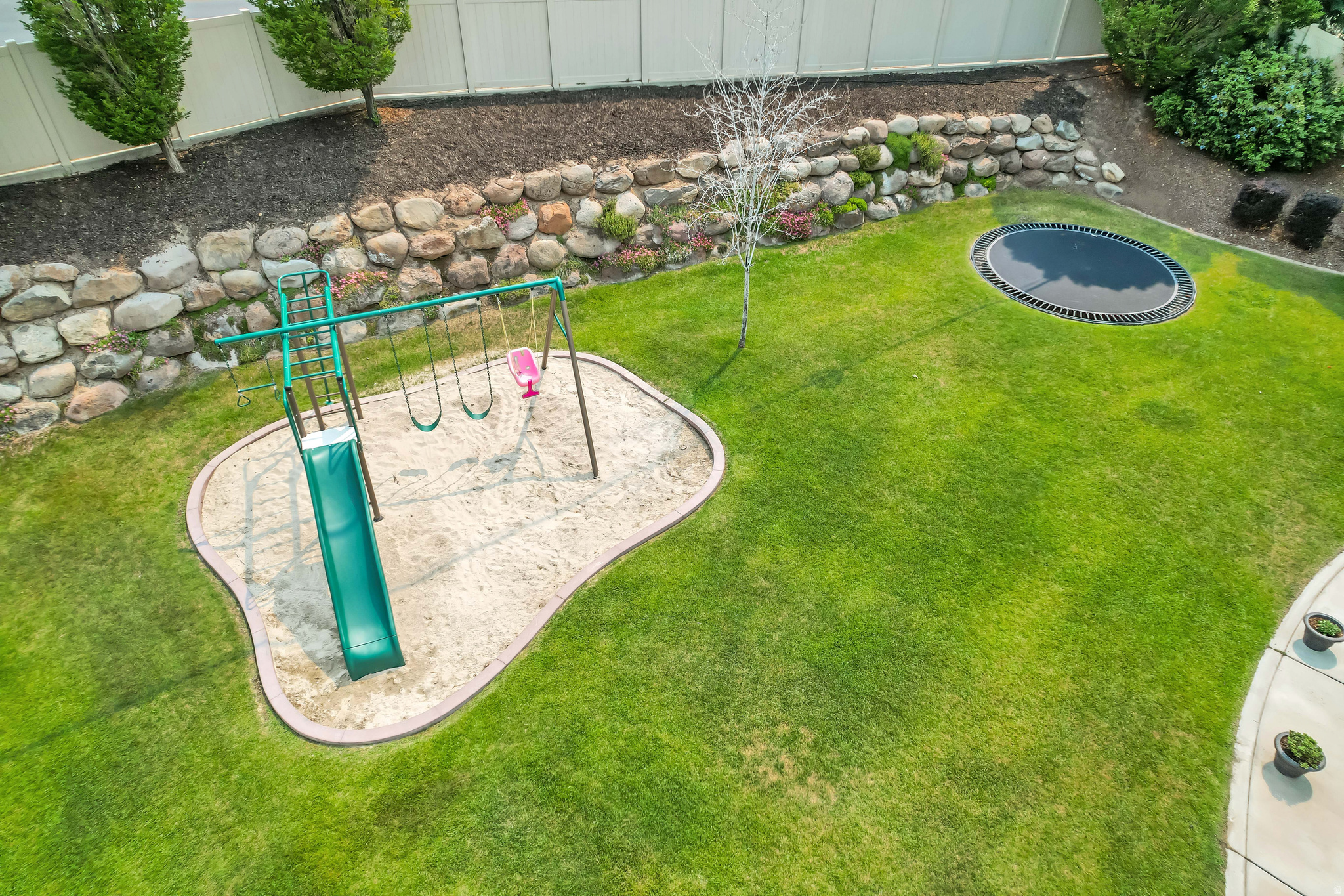 main property photo 90