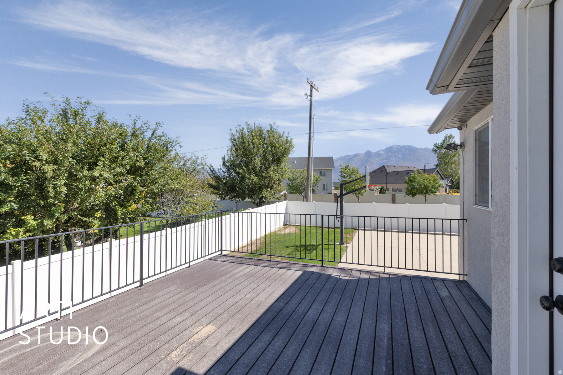 main property photo 25