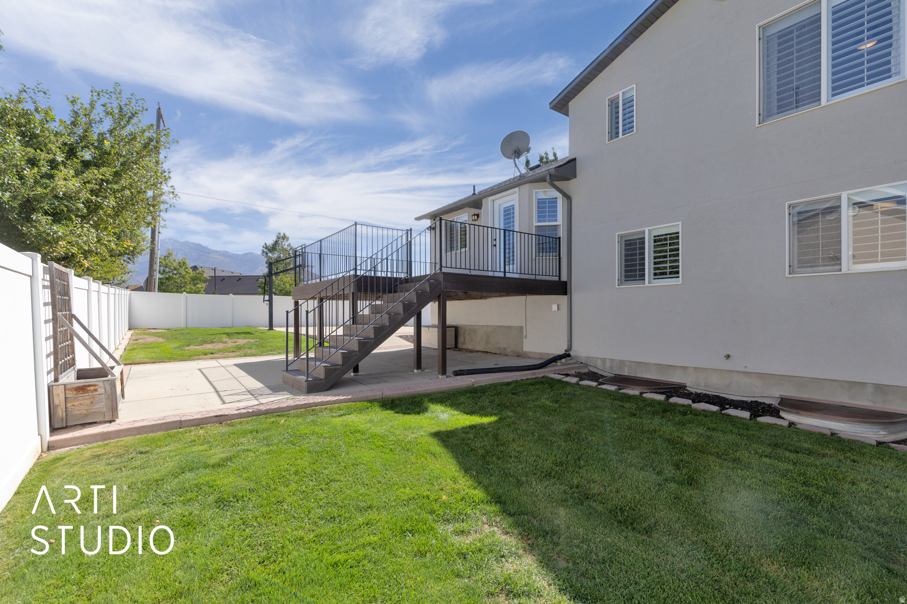 main property photo 29