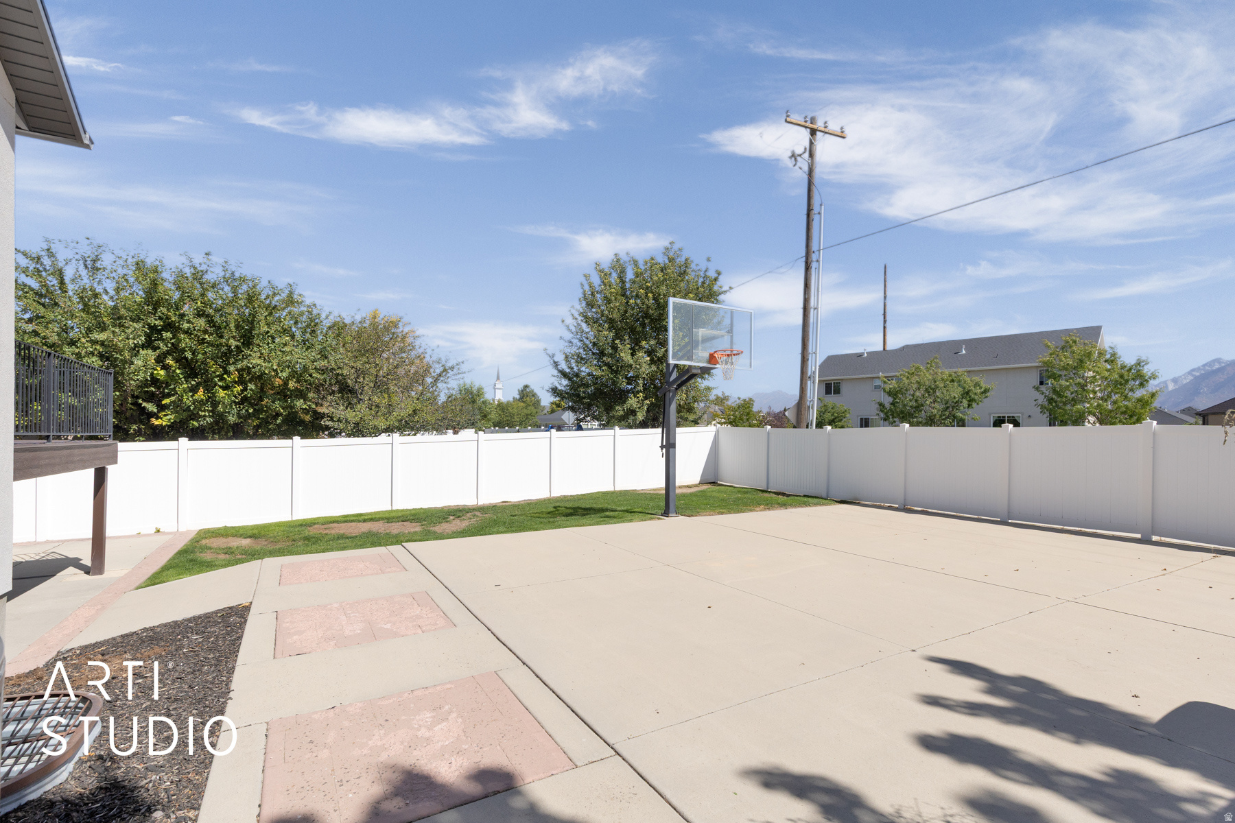 main property photo 34