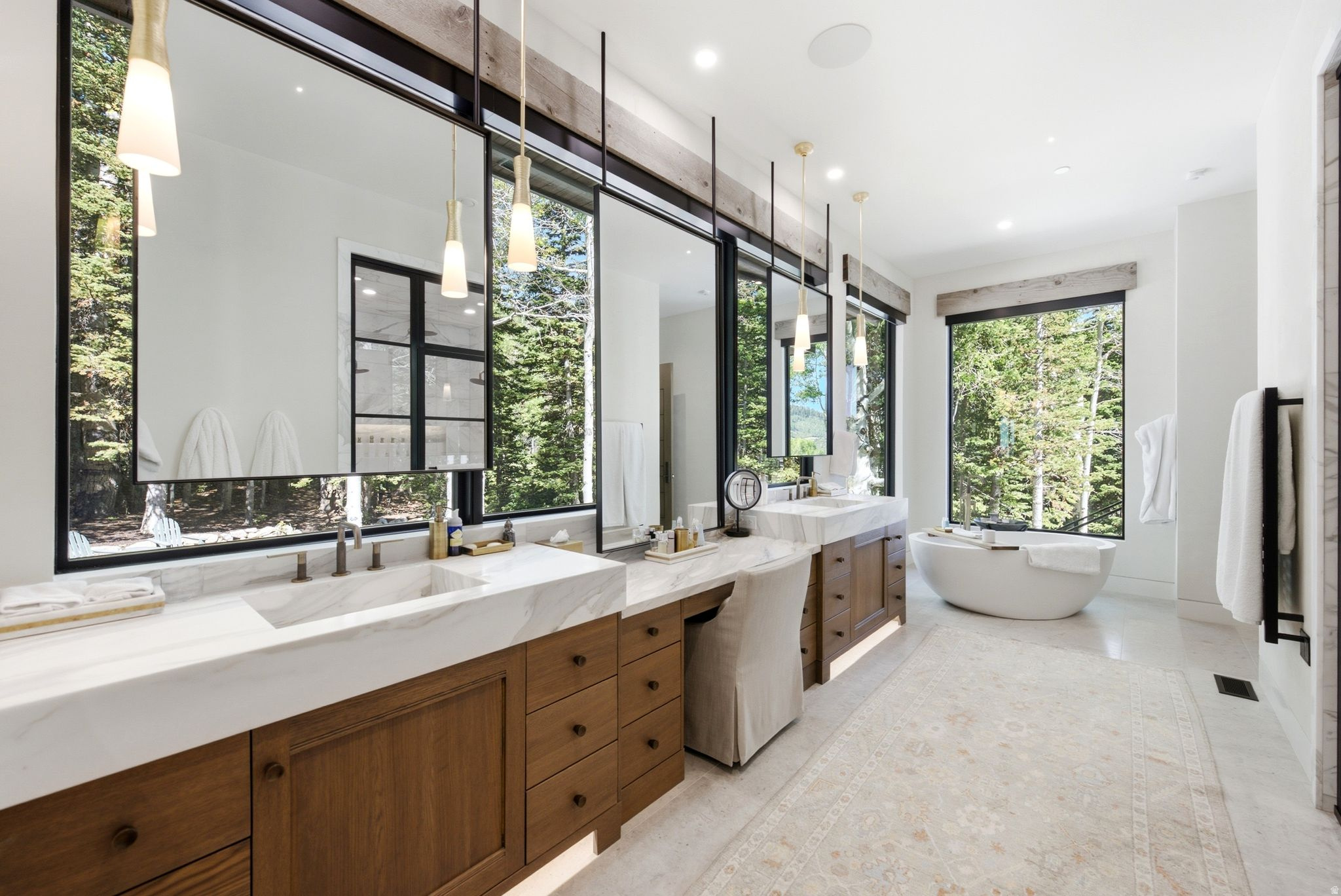 main property photo 78