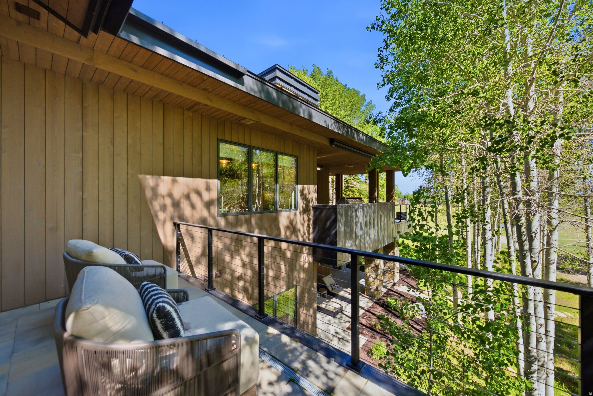 main property photo 90
