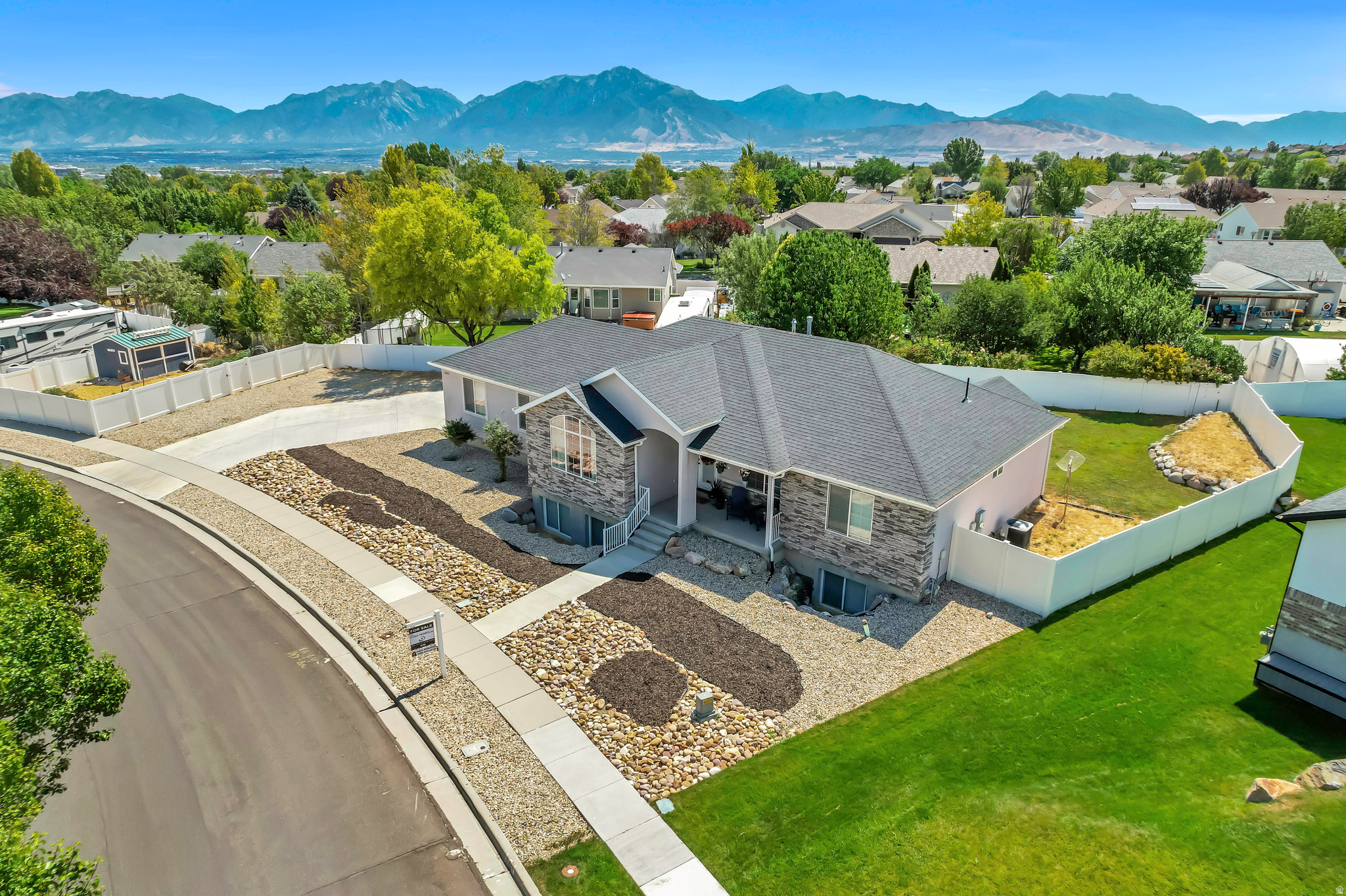 main property photo 75