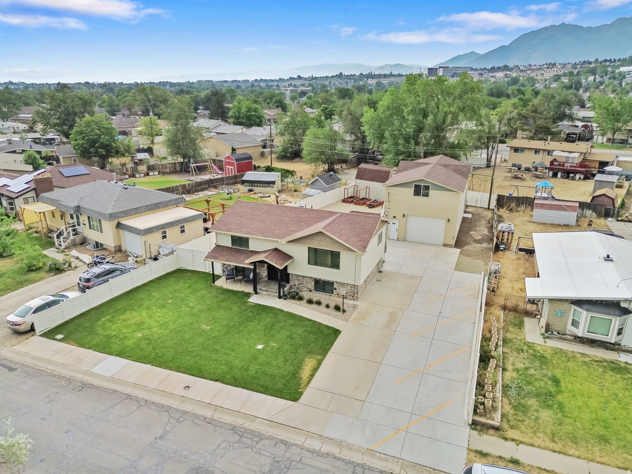 main property photo 5
