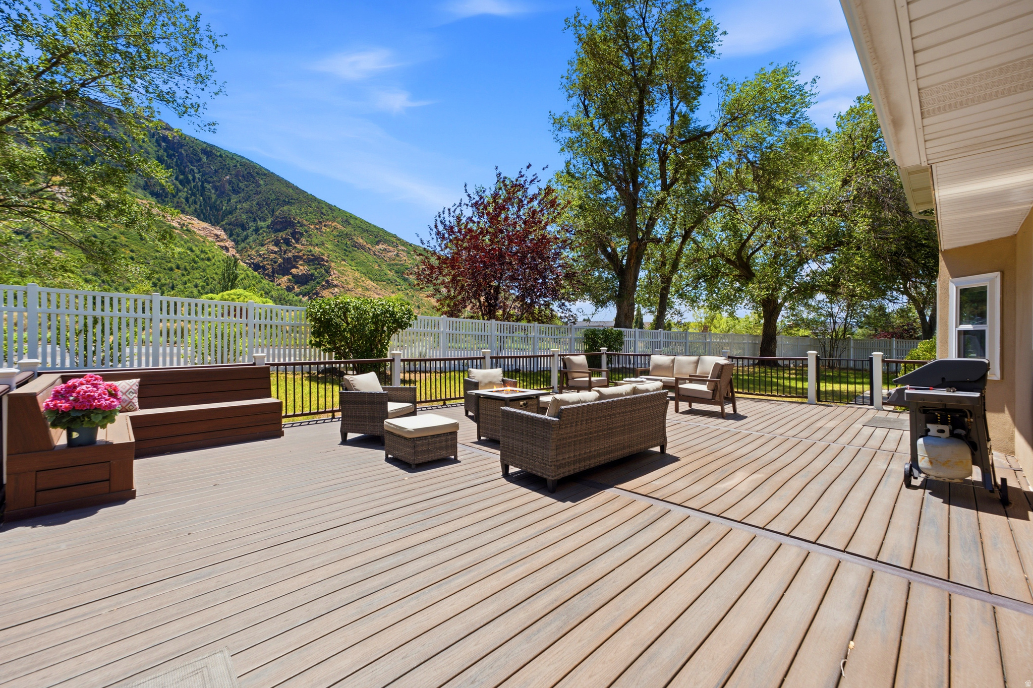 main property photo 80