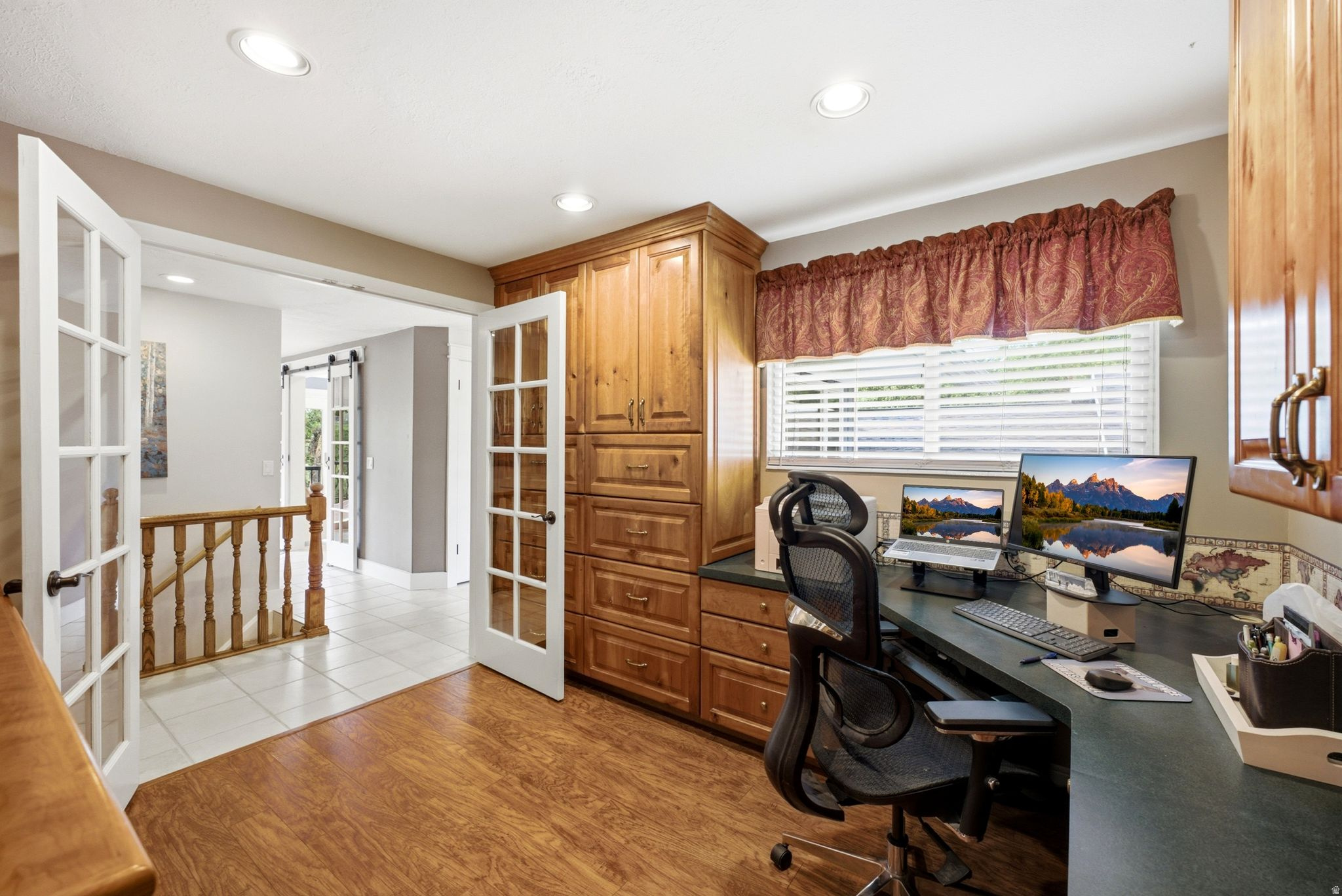 main property photo 28