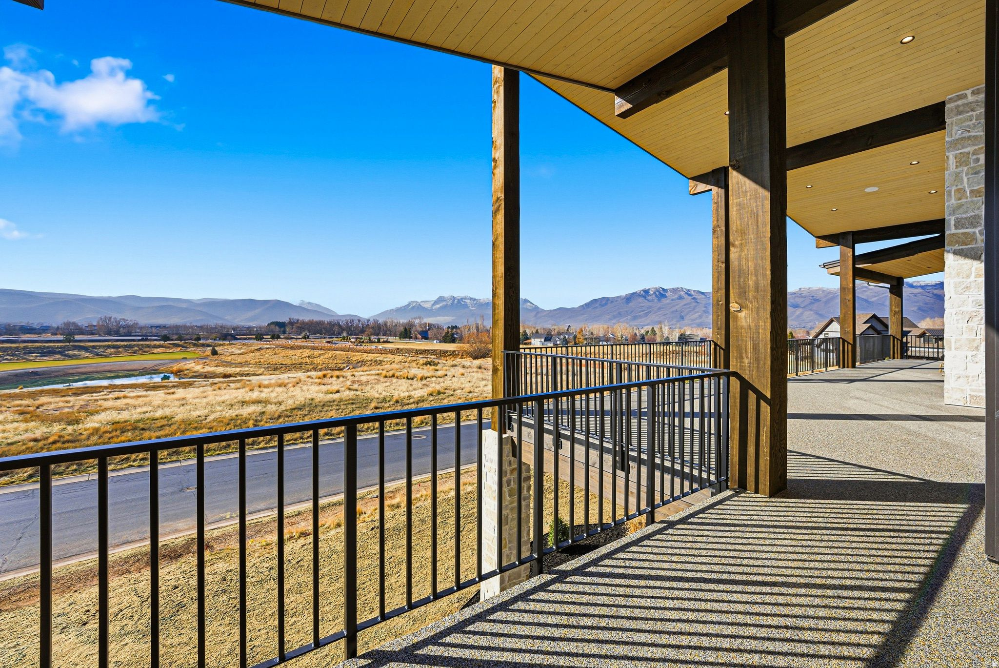 main property photo 40