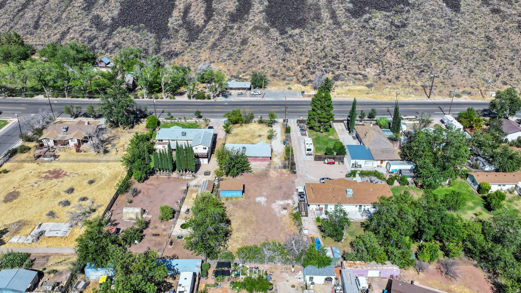 main property photo 13