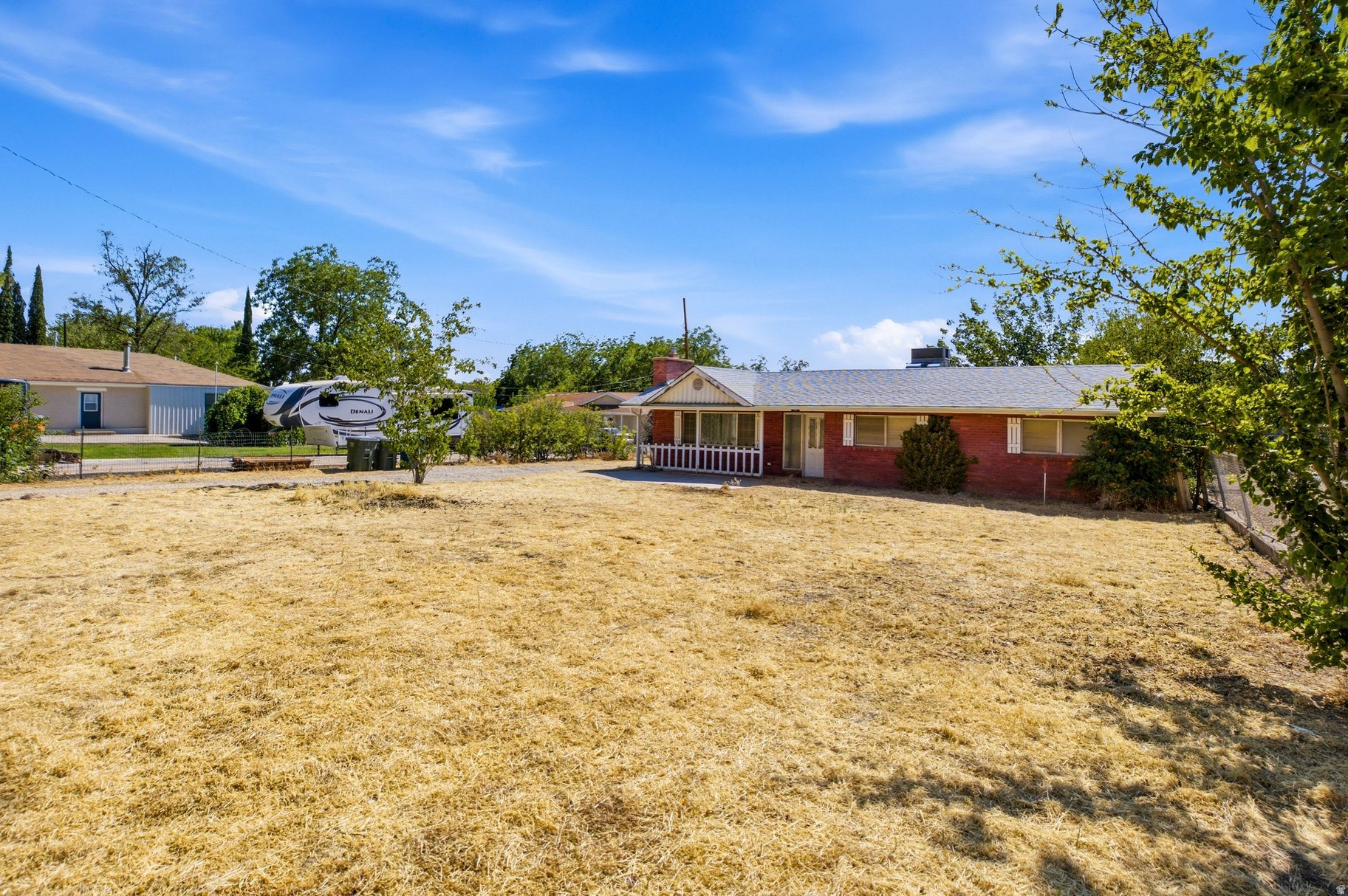 main property photo 16