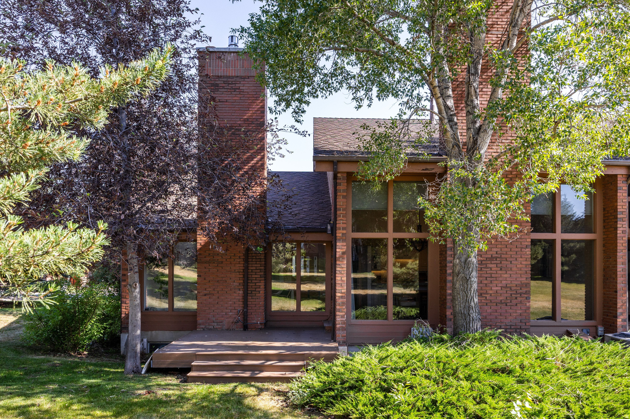 main property photo 32