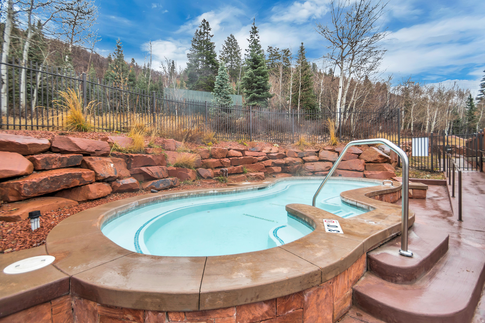 main property photo 30