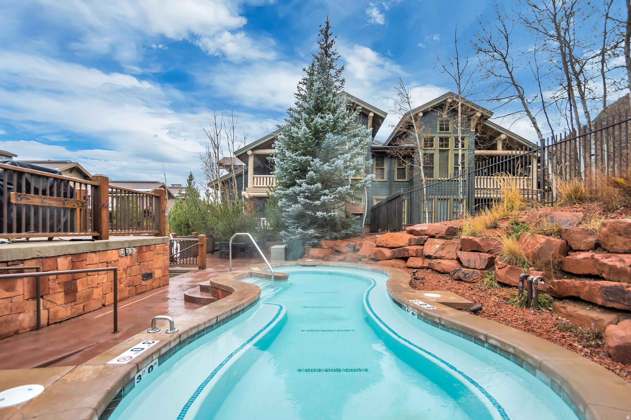 main property photo 31