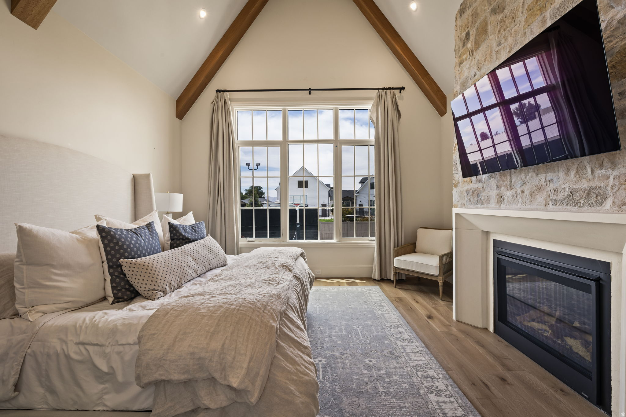 main property photo 17