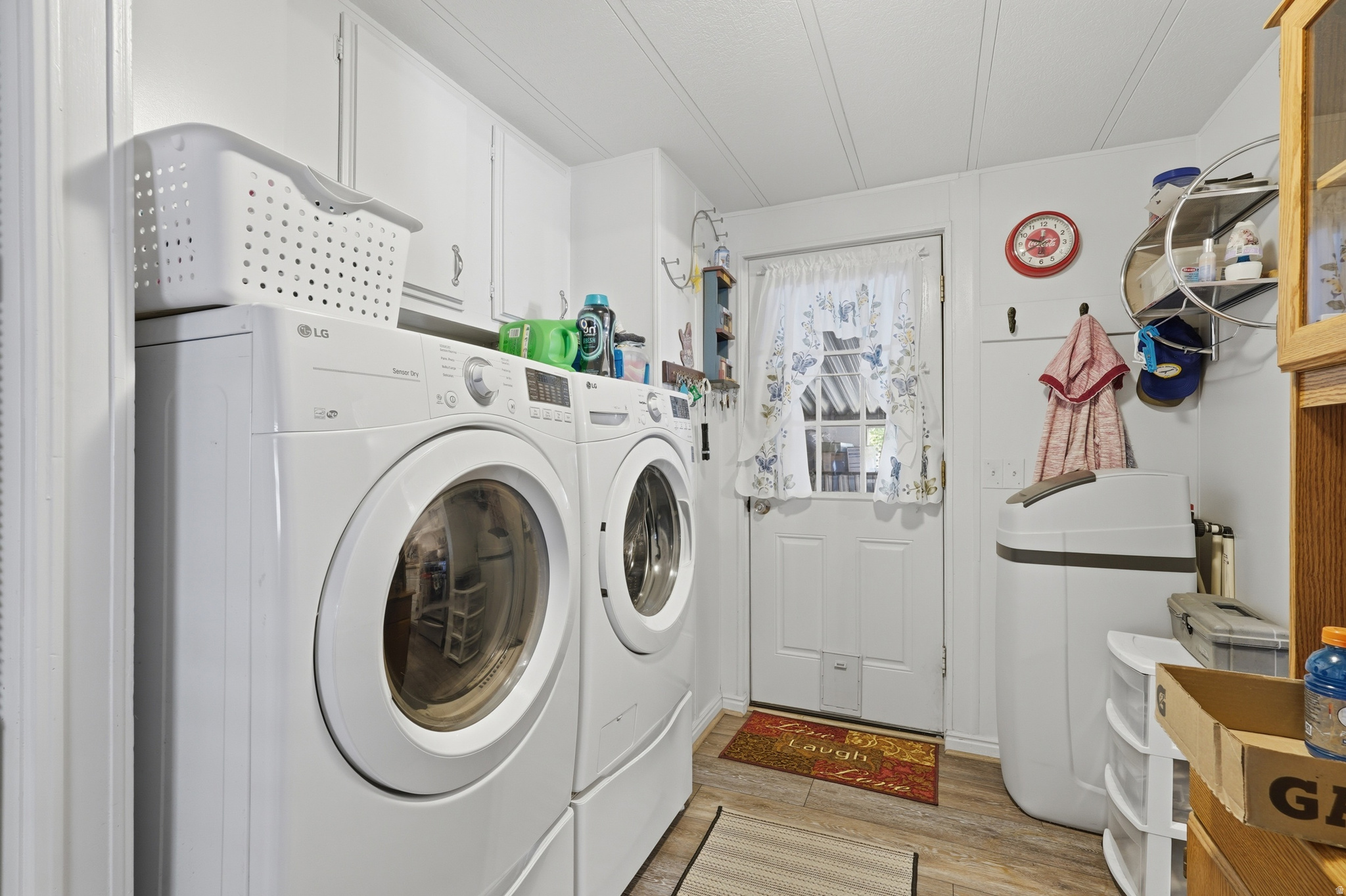 main property photo 6