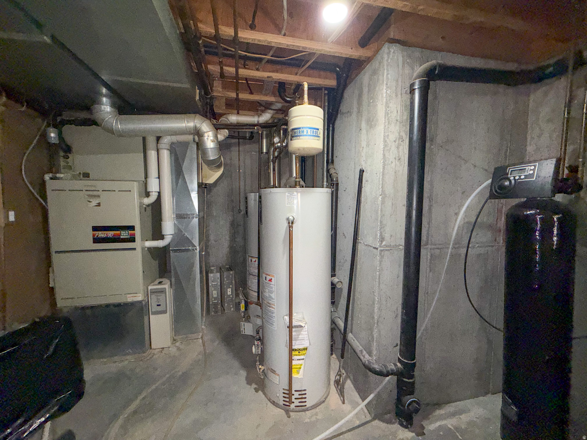 main property photo 40