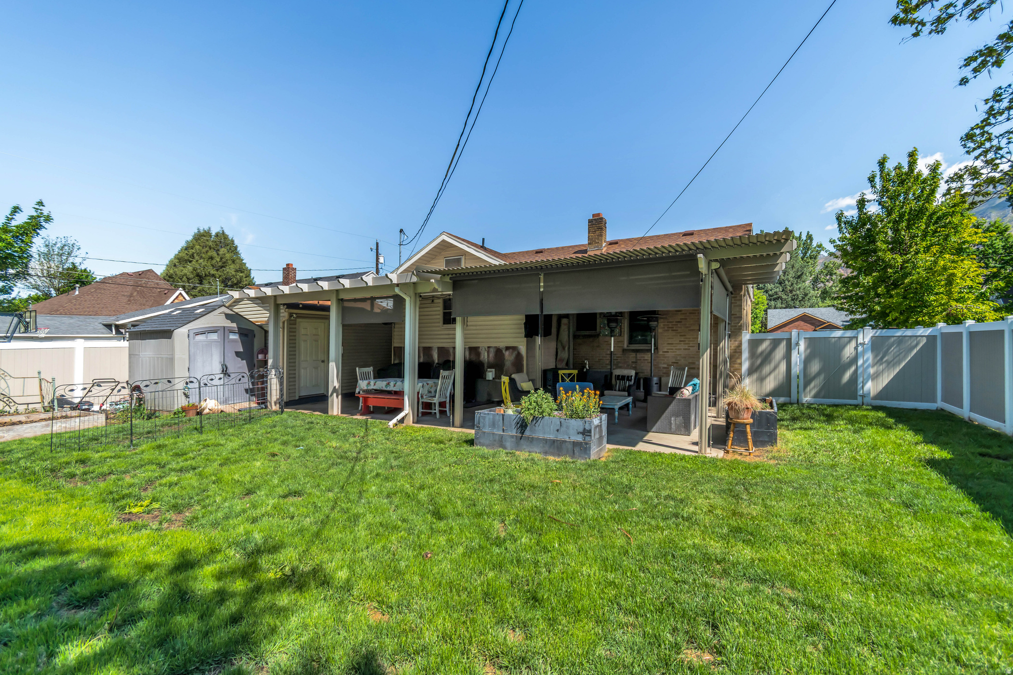 main property photo 23