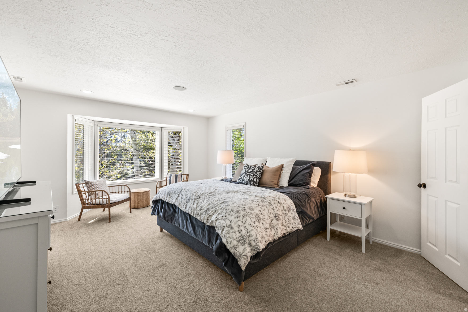 main property photo 75