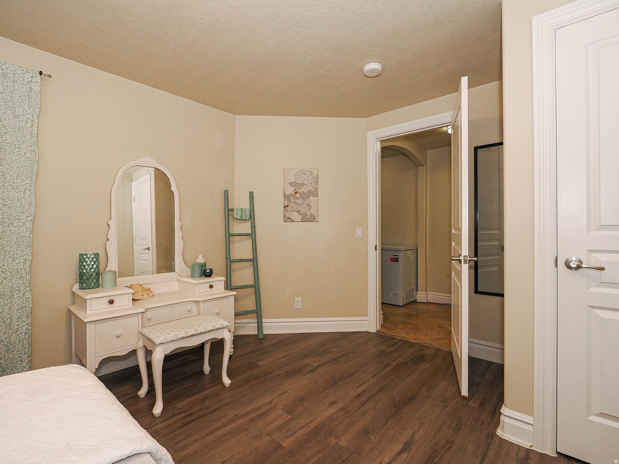 main property photo 51