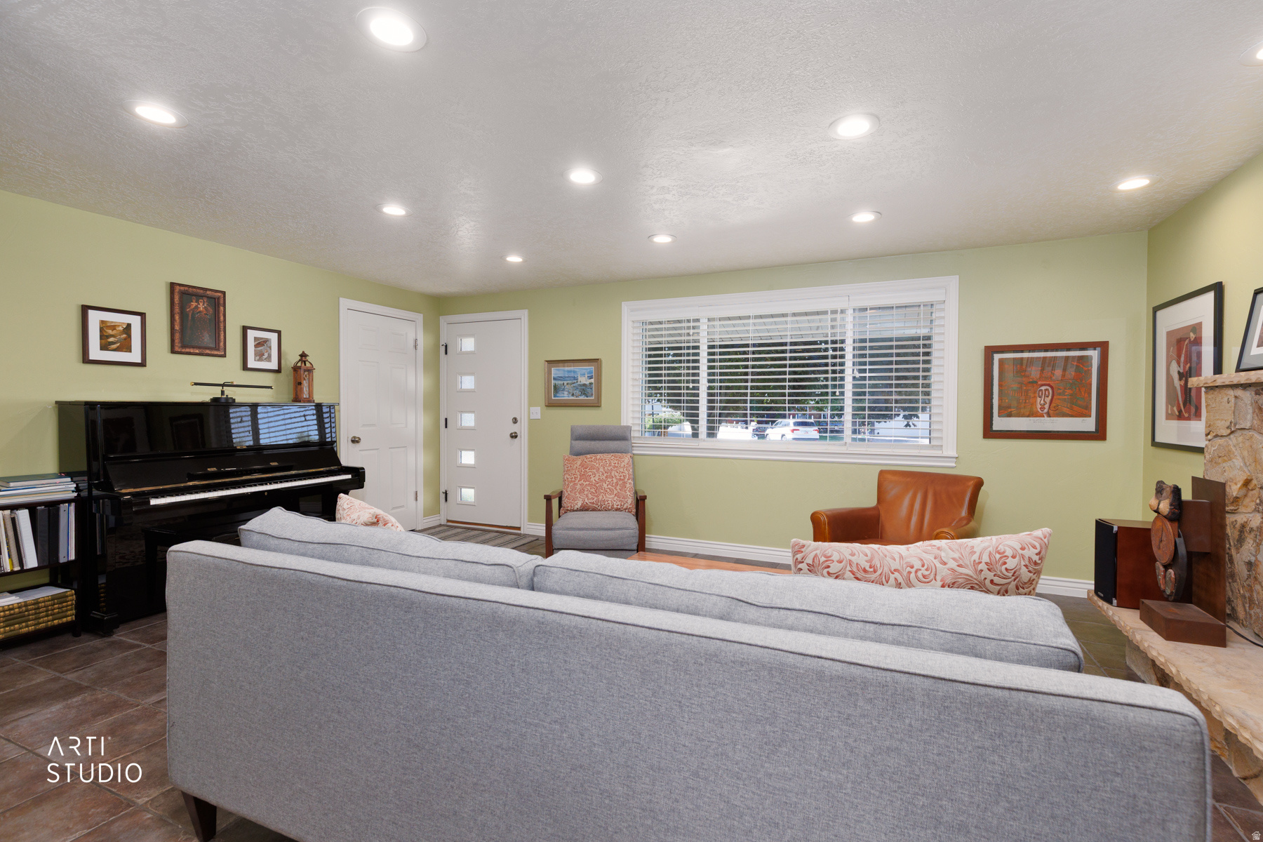 main property photo 4