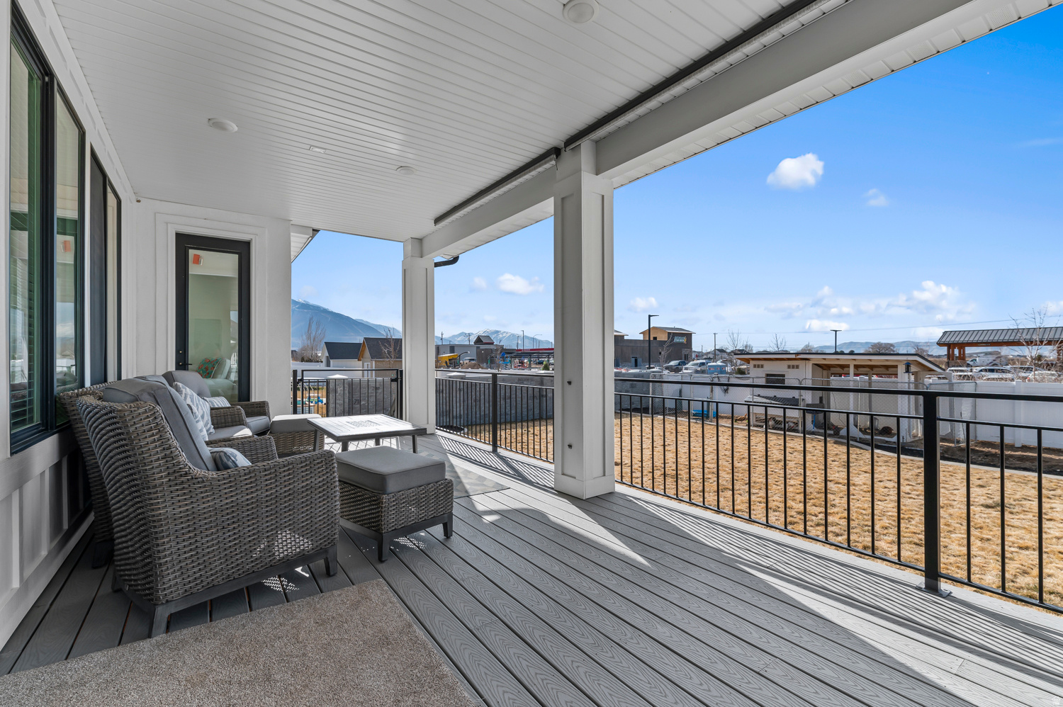 main property photo 37