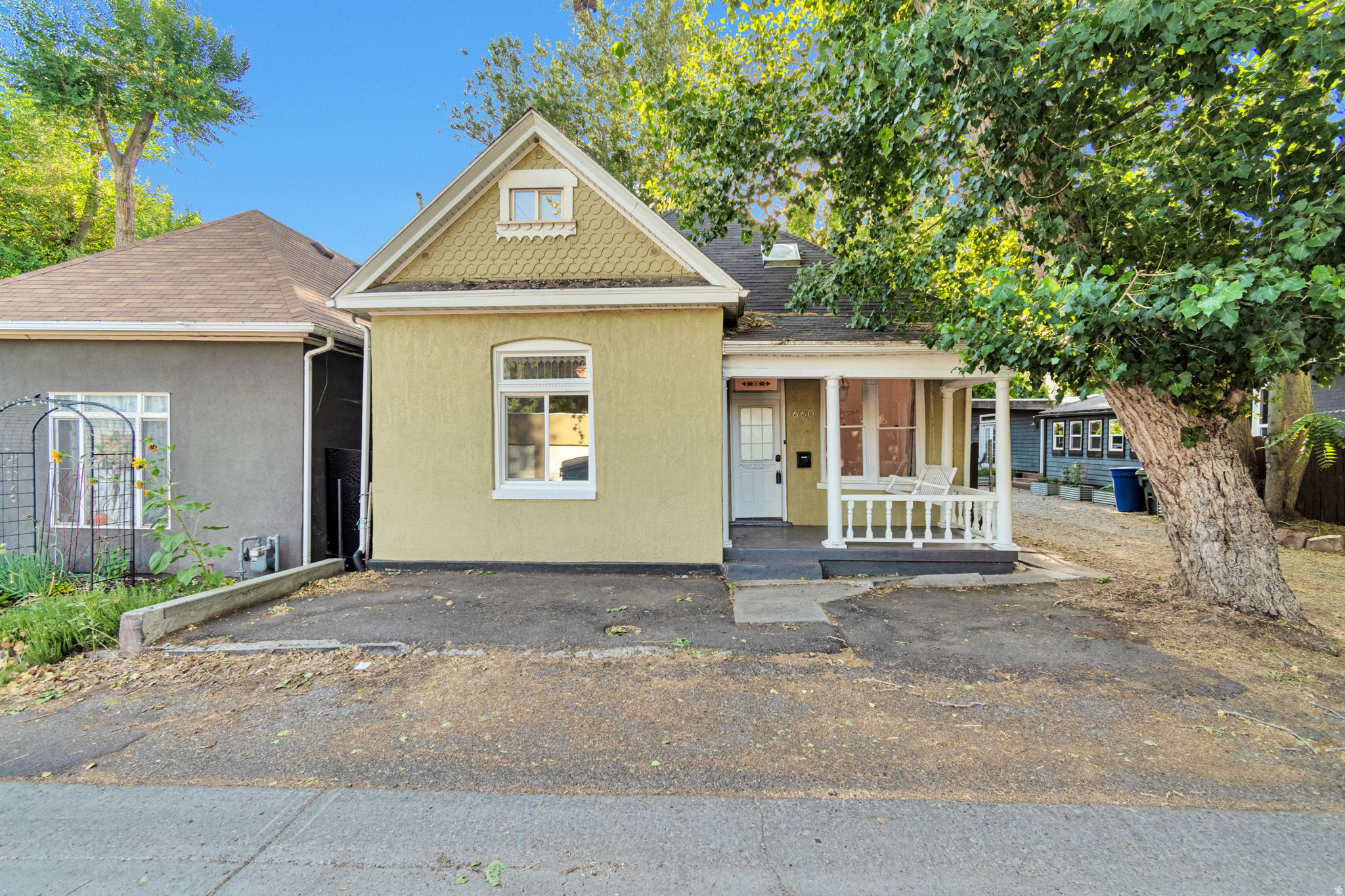 main property photo 28