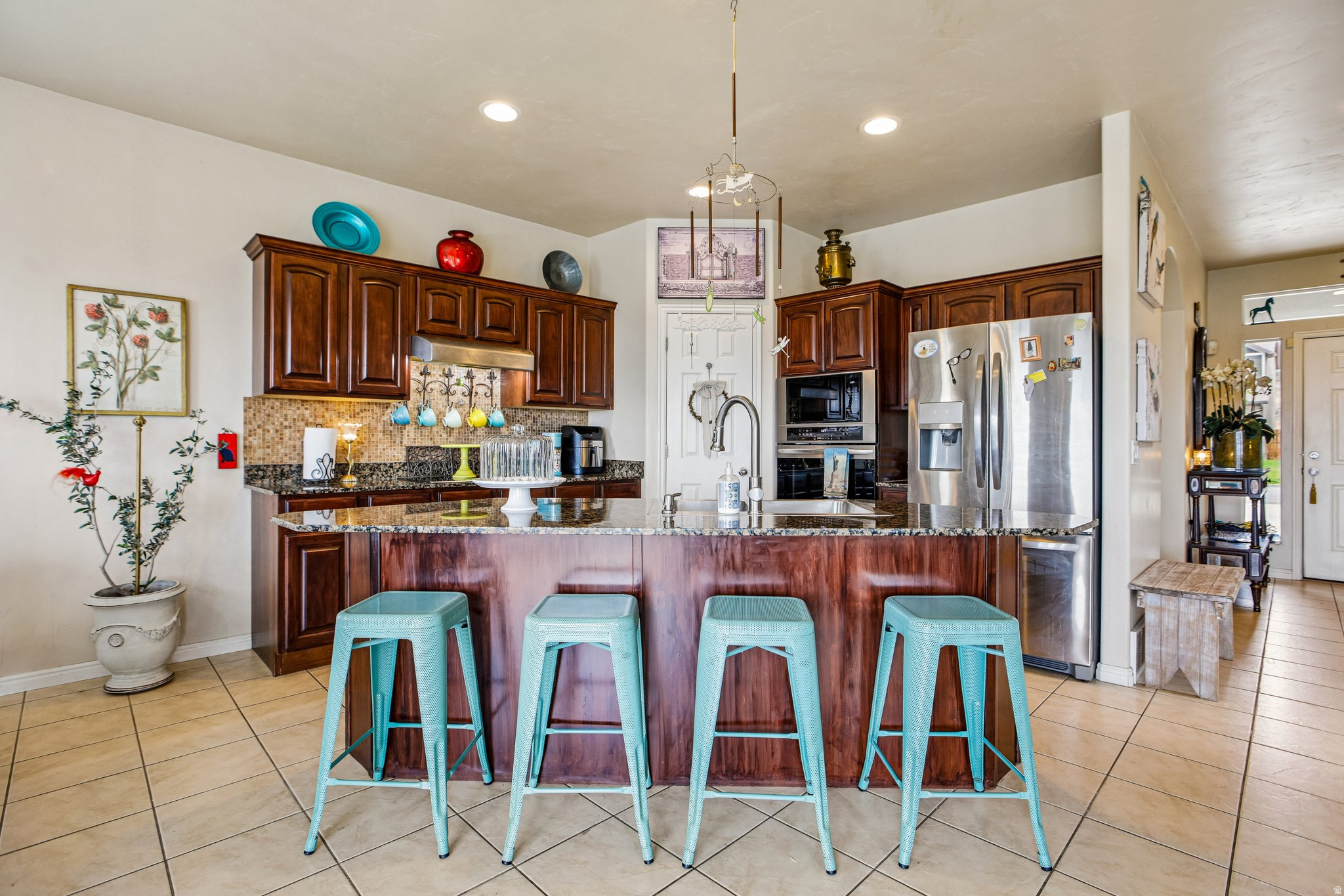 main property photo 10
