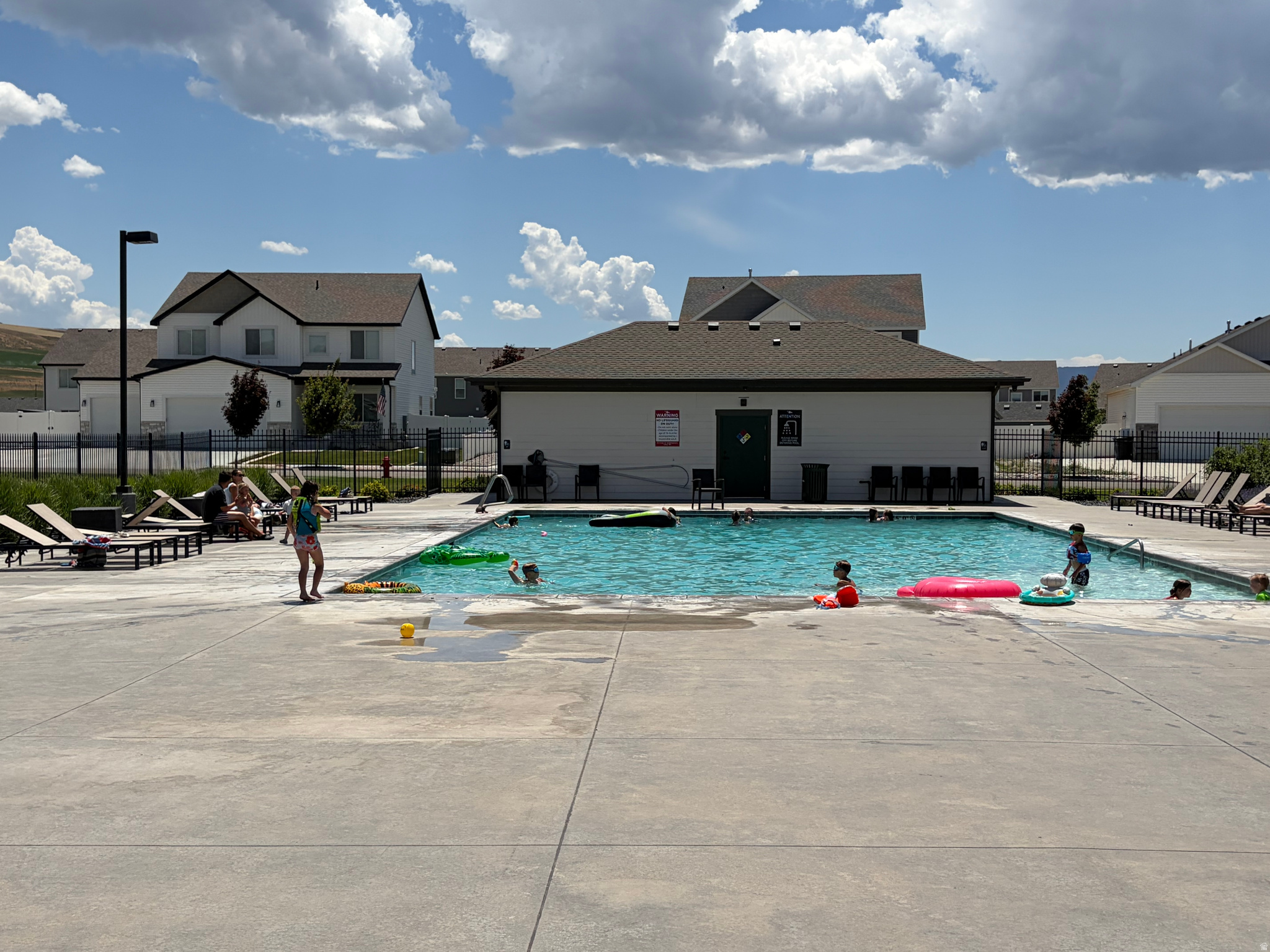 main property photo 17