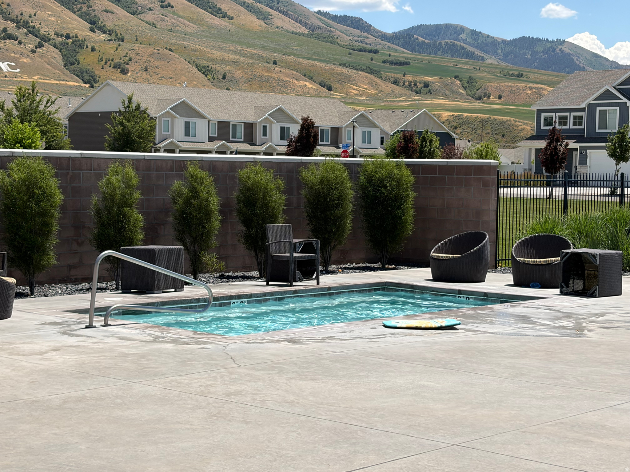 main property photo 18