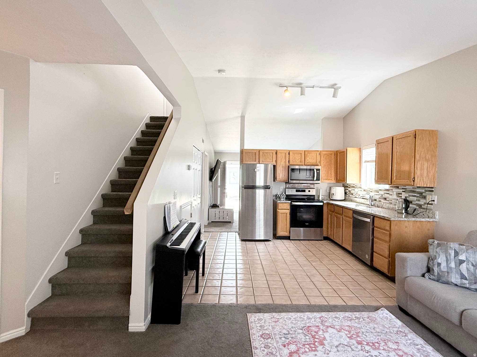 main property photo 7