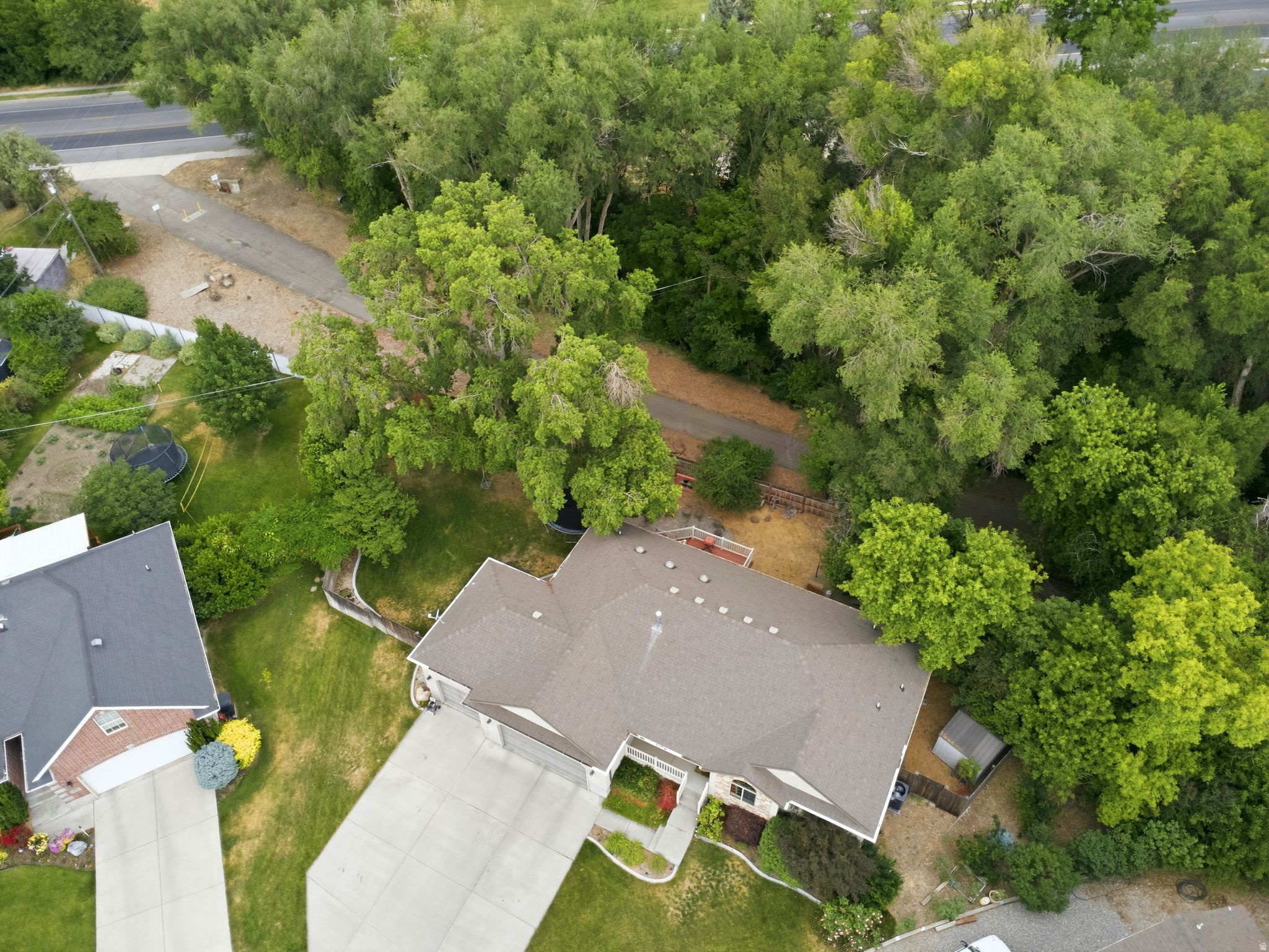 main property photo 51