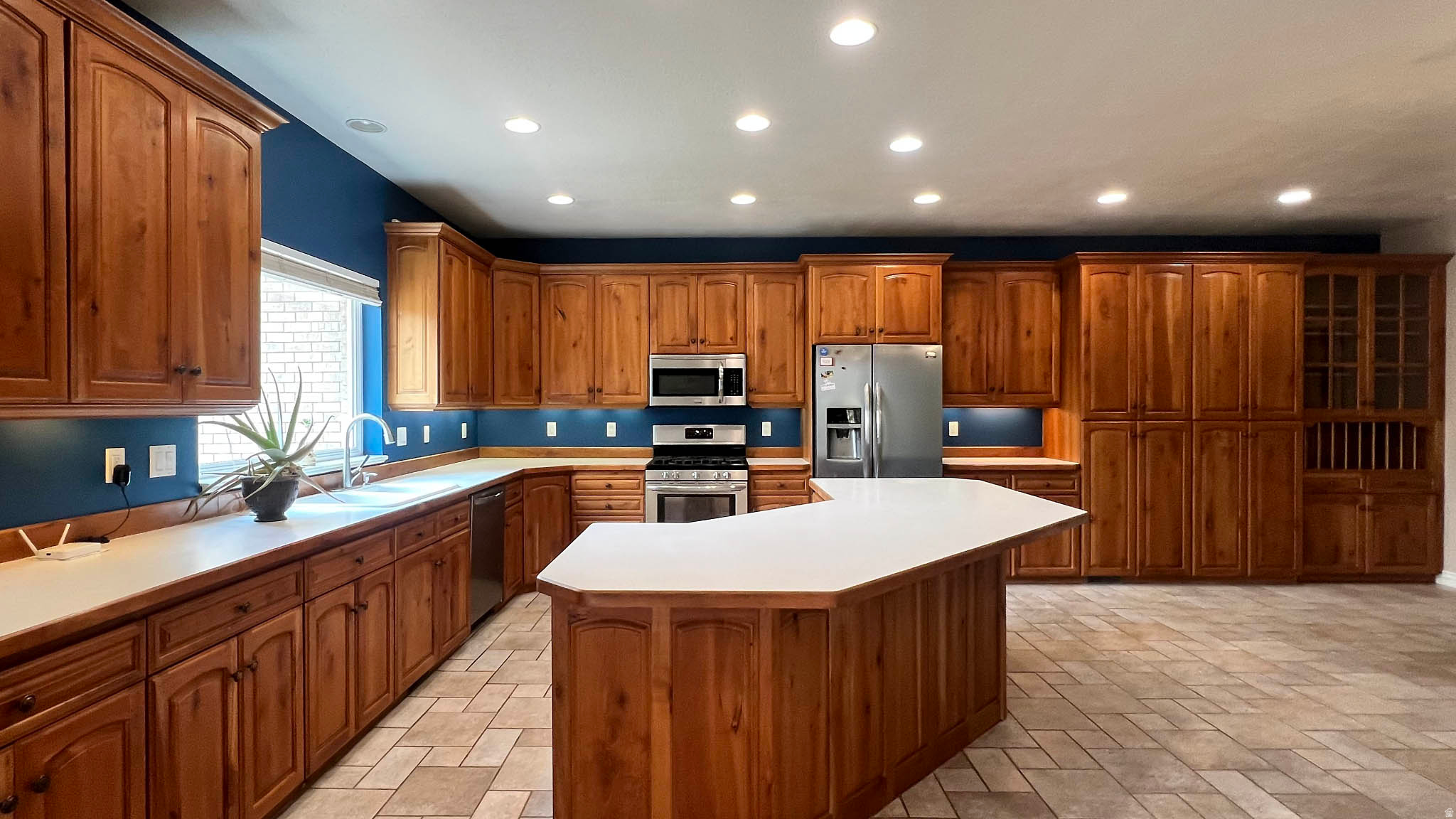 main property photo 8