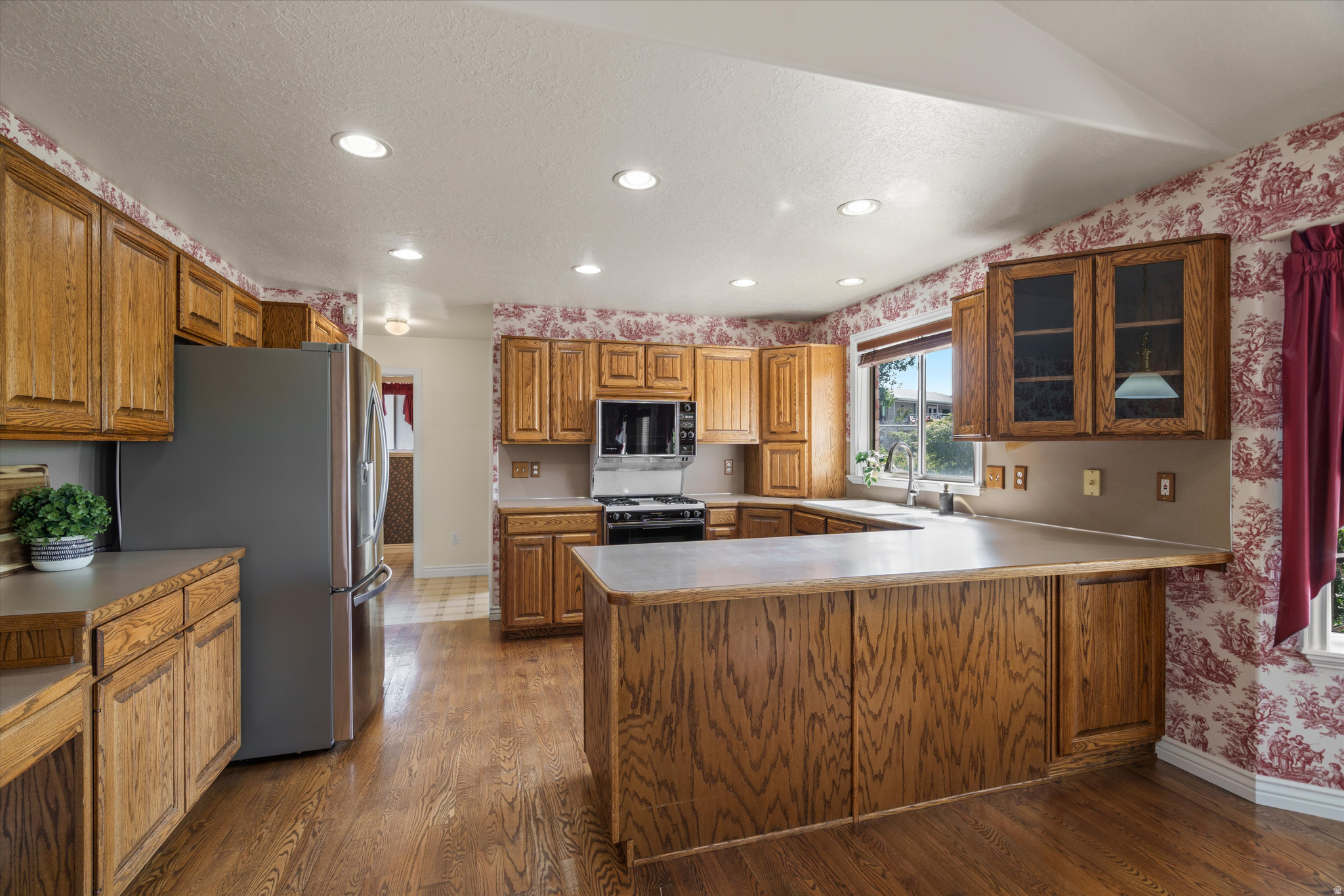 main property photo 16