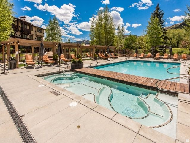 main property photo 31