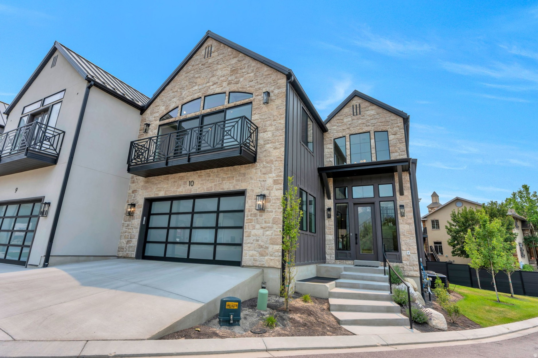 main property photo 0