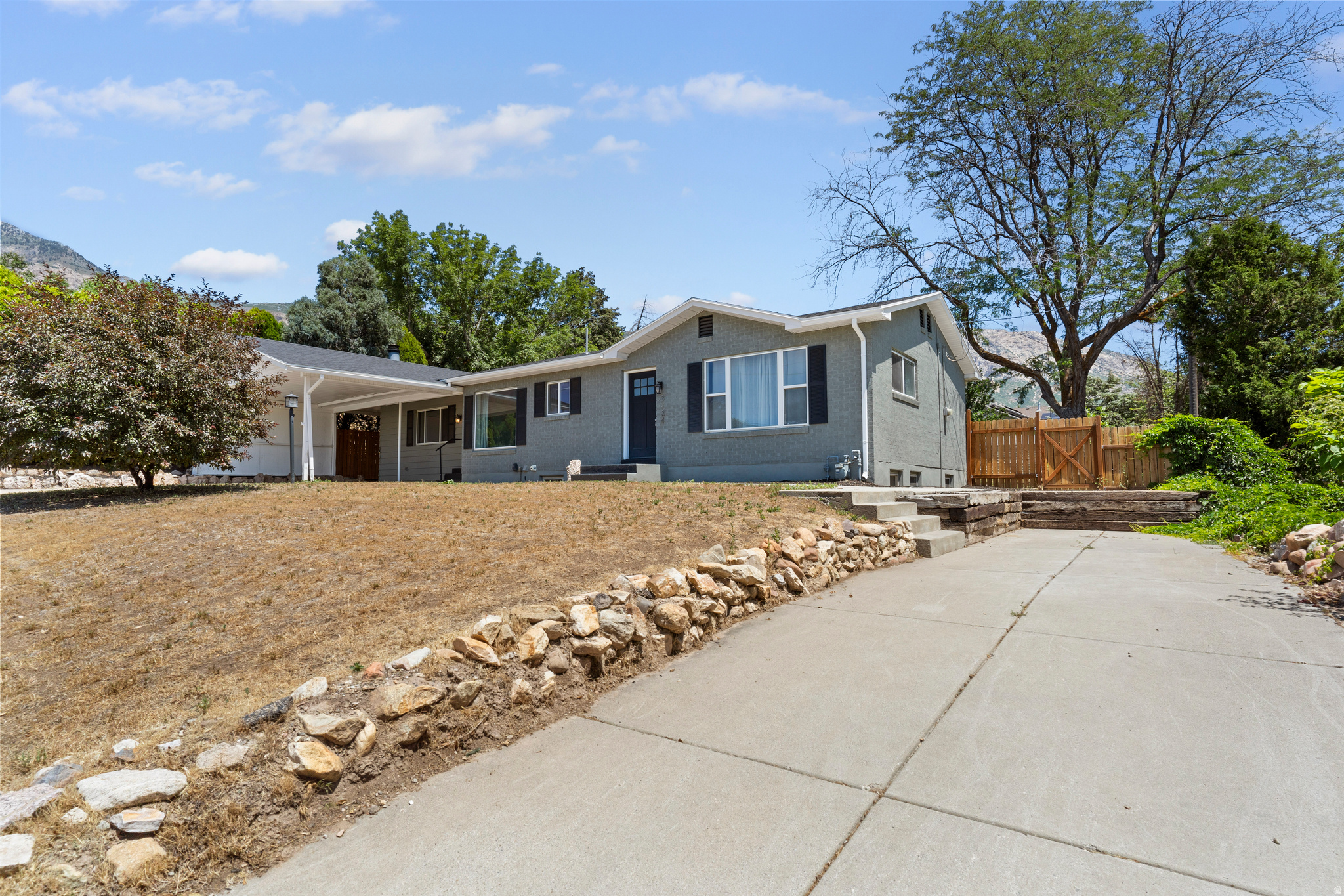 main property photo 0