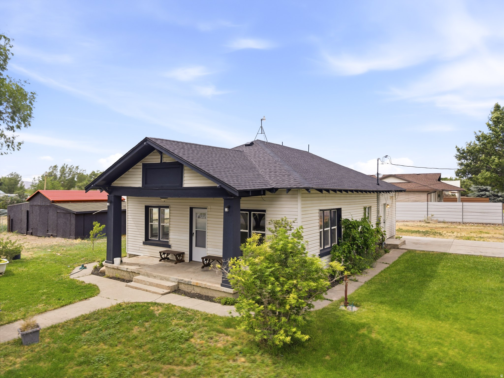 main property photo 17