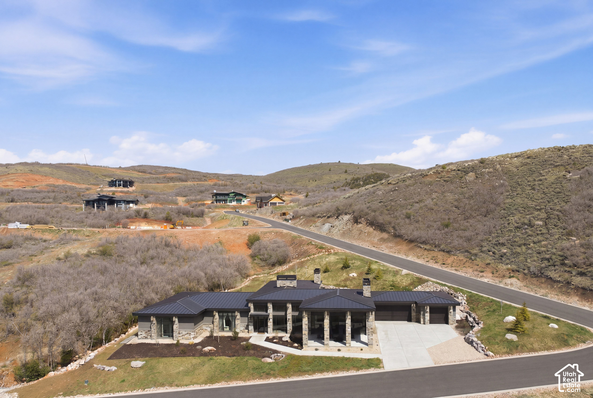 main property photo 3