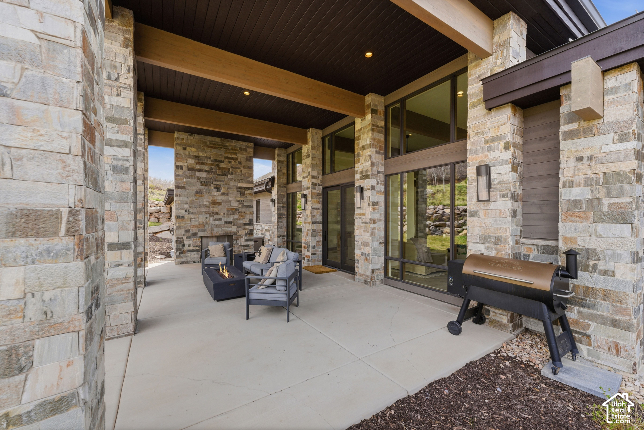 main property photo 60