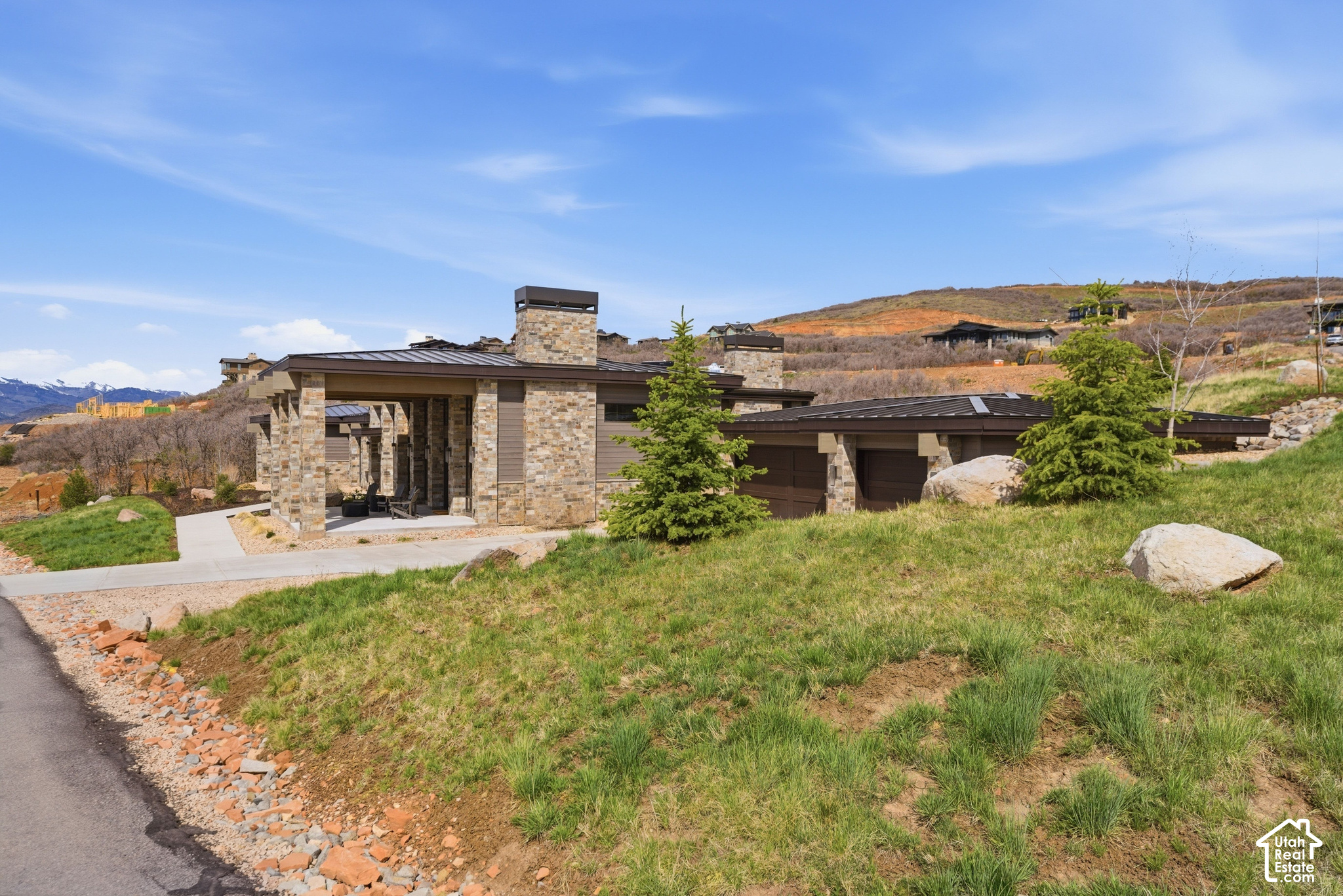 main property photo 8