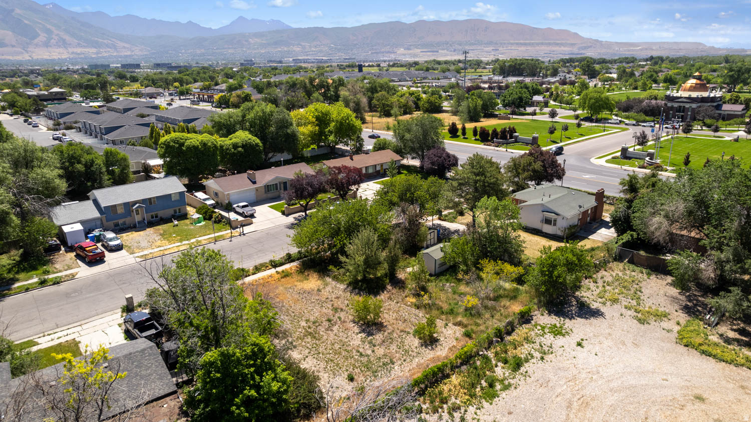 main property photo 16