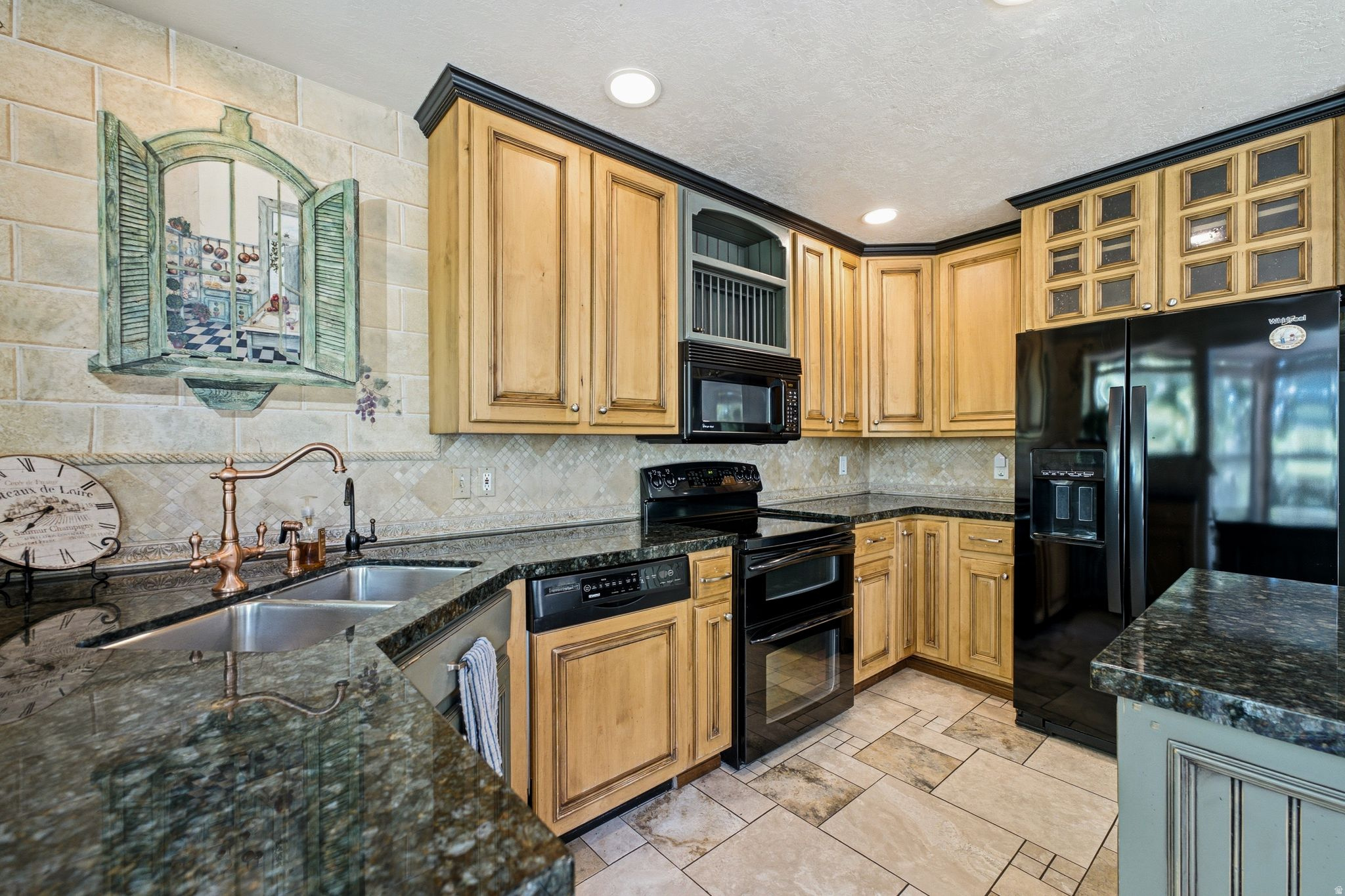 main property photo 14