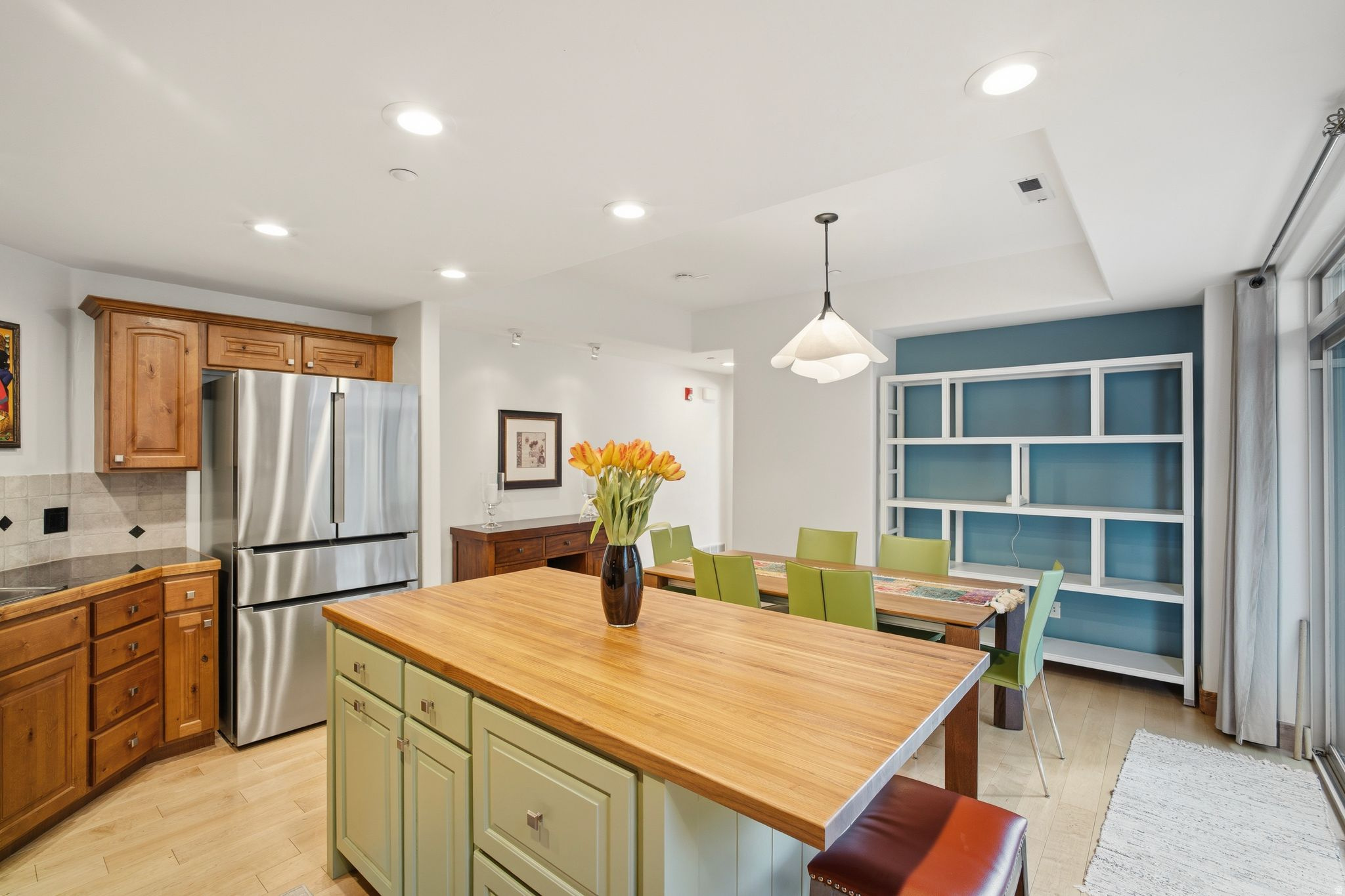 main property photo 9