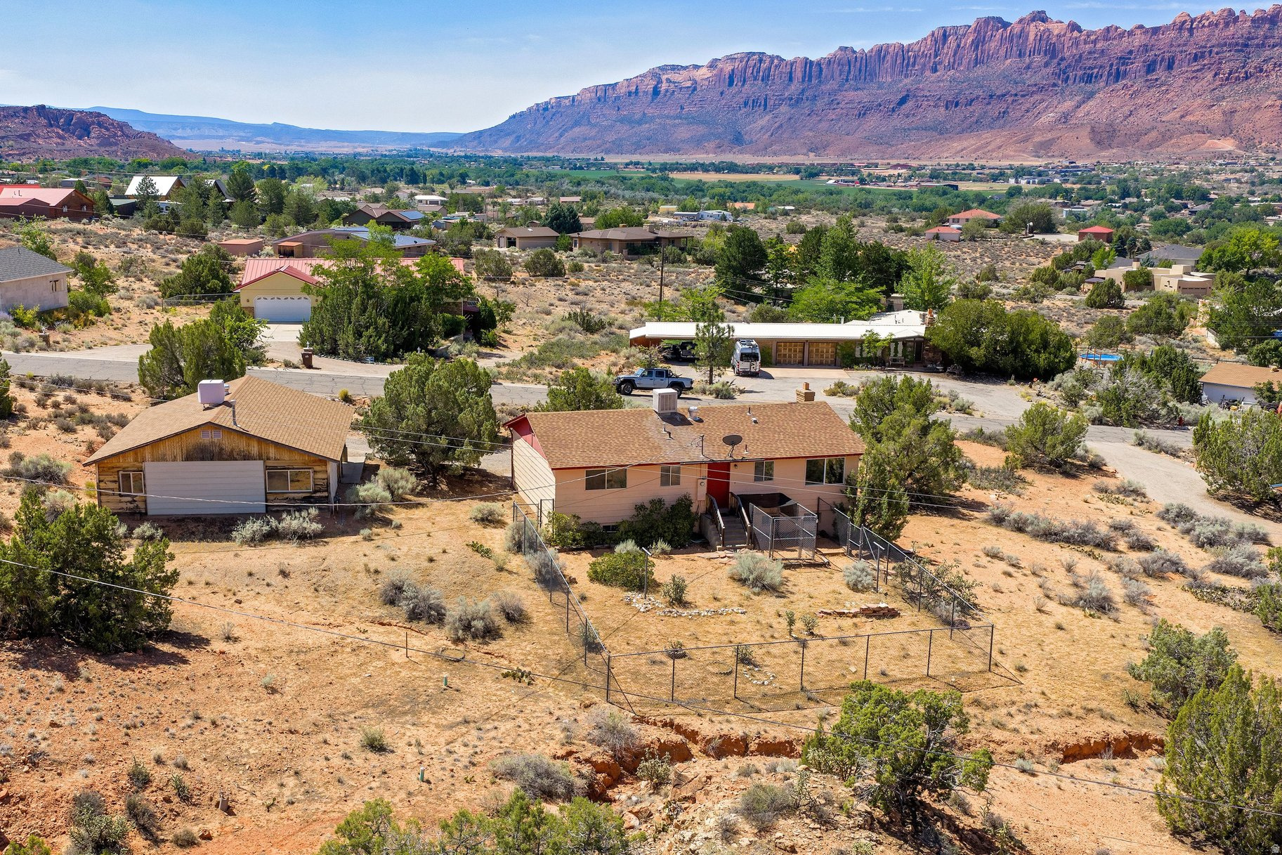 main property photo 40