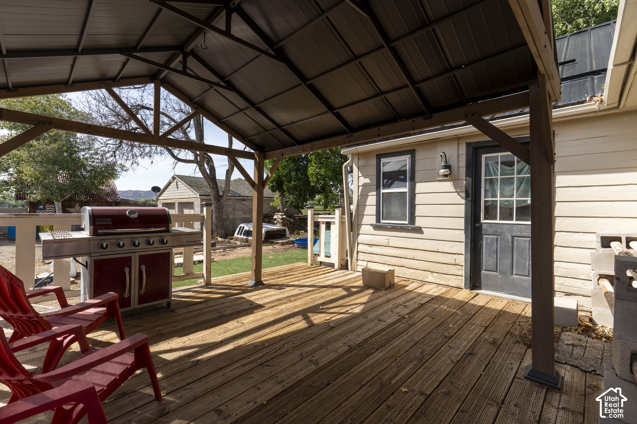 main property photo 17