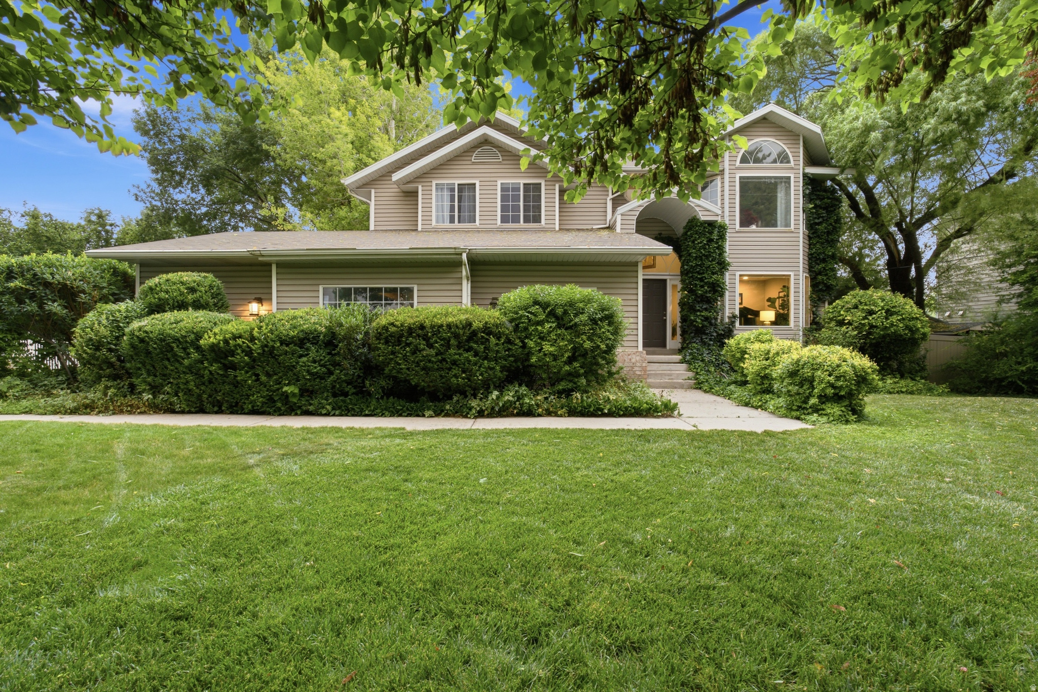 main property photo 0